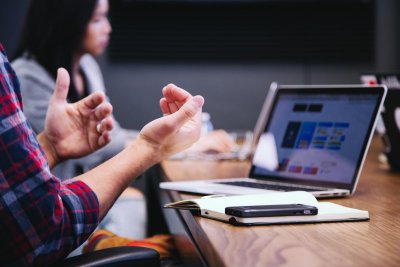 Op LinkedIn tellen reacties nu zwaarder dan likes